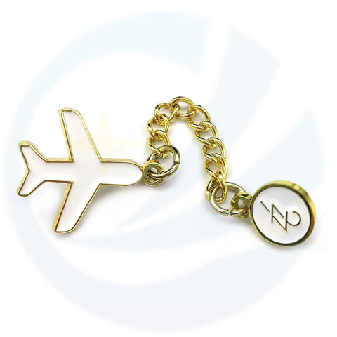 Custom aviation gift aircraft lapel pin badge design metal enamel airline airplane pin with chain