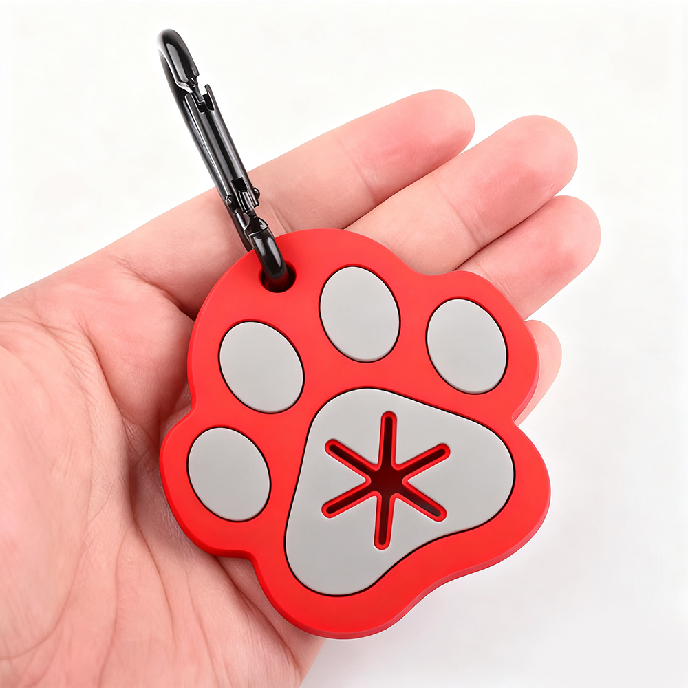 Free Sample Custom PVC Hands-Free Dog Poop Bag Holder Keychain Used Waste Bag Carrier Pet Poop Dispenser