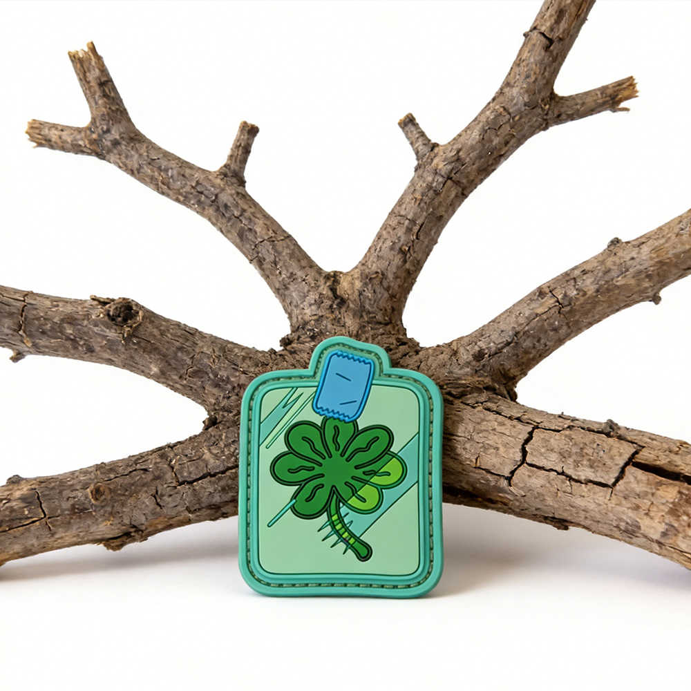 Lucky Seven Leaf Clover PVC Morale Patch Custom Soft Rubber Patch Green Clover Symbol Patch for Bags Hats Jackets