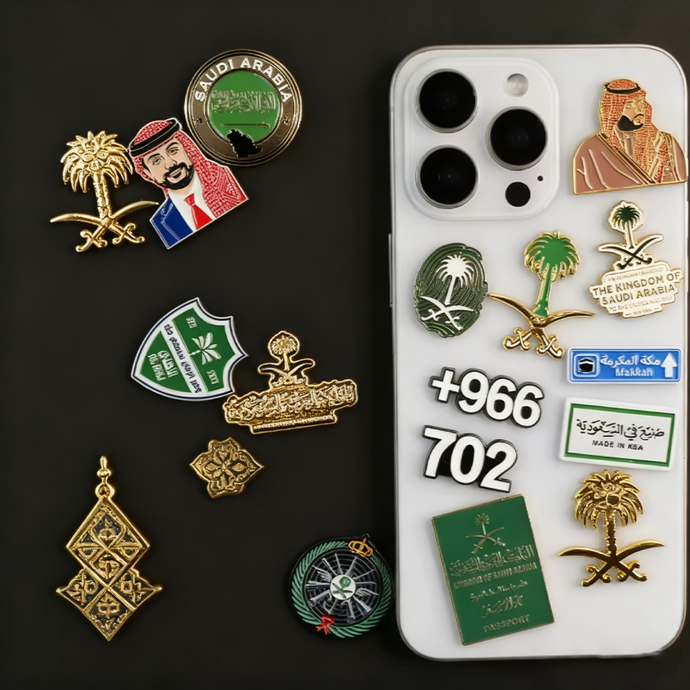 China Factory Custom Saudi National Day Pins New Fashion Phone Sticker Brooch with Metal Lapel Enamel Badge