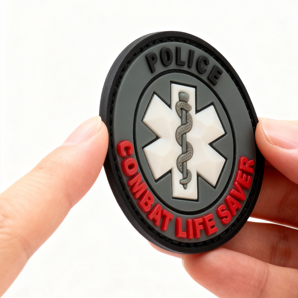Custom Combat Life Saver PVC Patch 3D Rubber Medical Rescue Patch Hook Loop Logo Patch for Clothing and Outdoor Gear