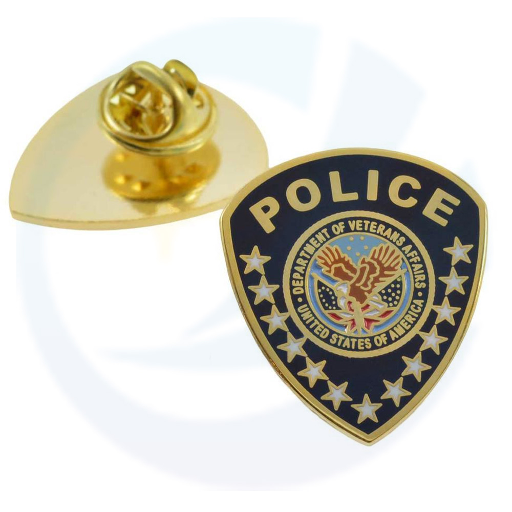 Do Cops Wear Badges Off Duty?