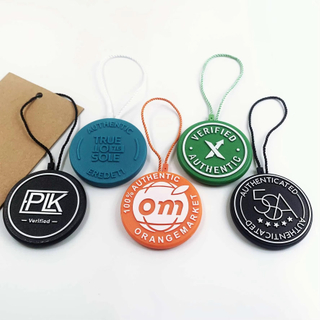 New Design Injection Custom 3D Embossed Name Logo Plastic Hang Seal Tag String for Clothing