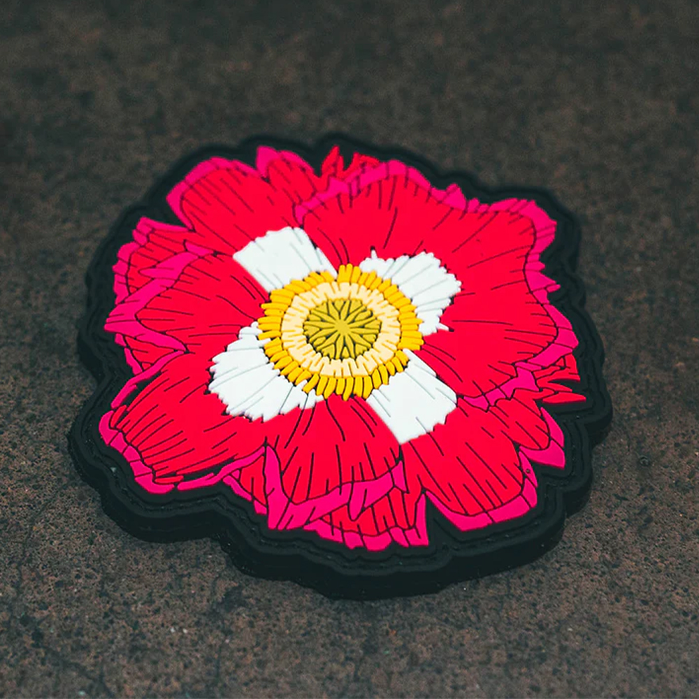 UK Modern Red Poppy for Lapel Pin British poppy Badge Pvc Patch Flower Commemorative Remembrance Day Gift for Events Cast