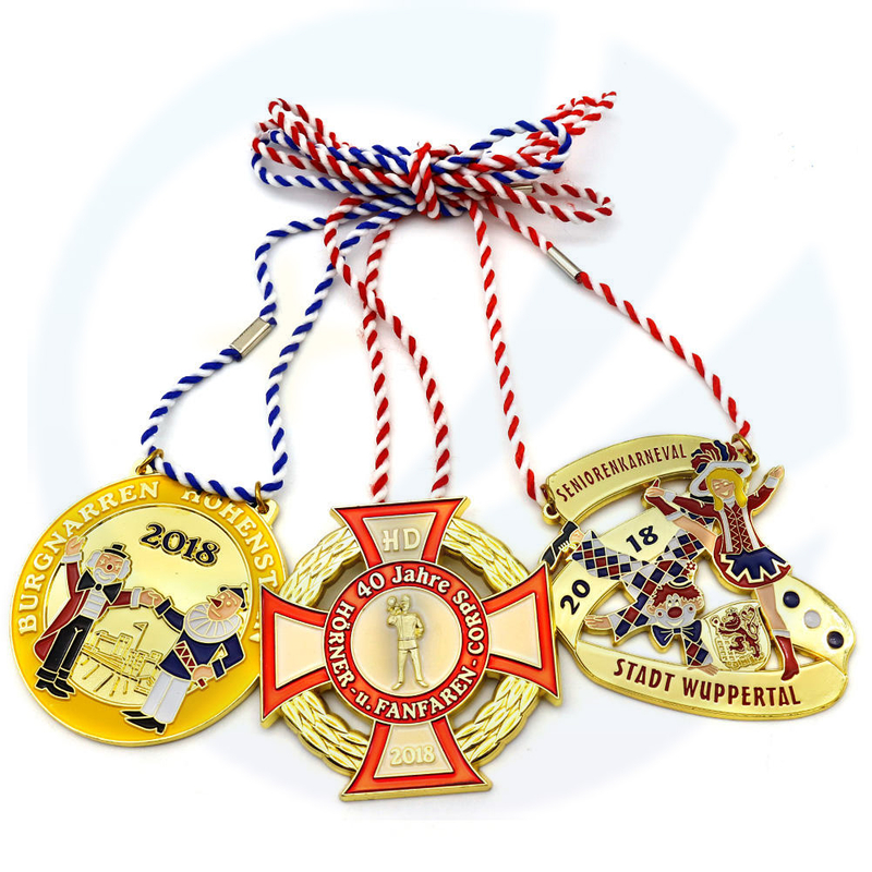 China manufacturer custom logo blank metal malaysia award gold plating medals 3d cut out die casting carnival customized medal