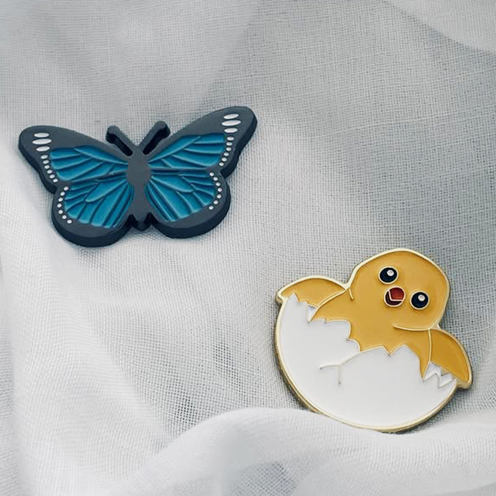 Custom Enamel Badge Metal Crafts Creative Phone Stickers Cartoon Badge Custom Lapel Pin Cute Hard