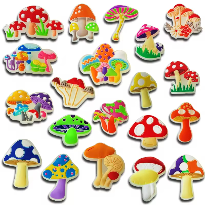 New design wholesale straw topper charms bulk reusable cartoon 2d wholesale straw cover toppers for tumbler